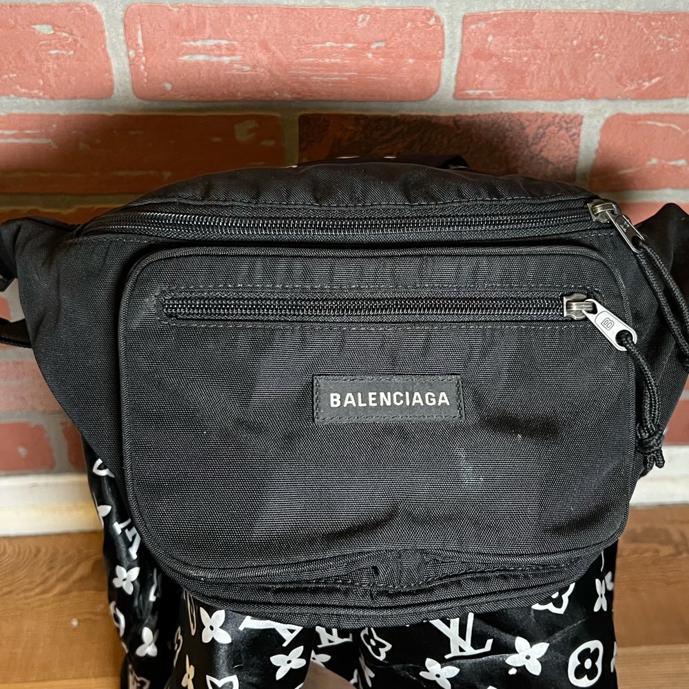 Balenciaga Beltpack in Black